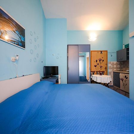 Apartments With A Parking Space Brbinj, Dugi Otok - 8160 Chambre photo